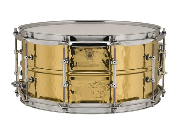 Caisse claire Ludwig 6,5x14 en laiton martelé avec cosses tubulaires