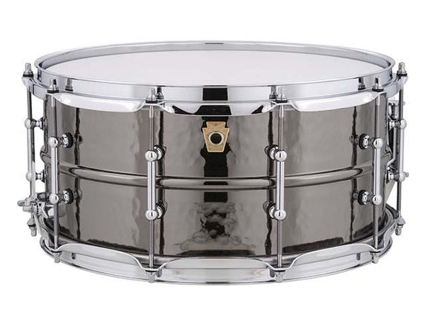 Caisse claire Ludwig 6,5x14 Black Beauty martelée avec cosses tubulaires